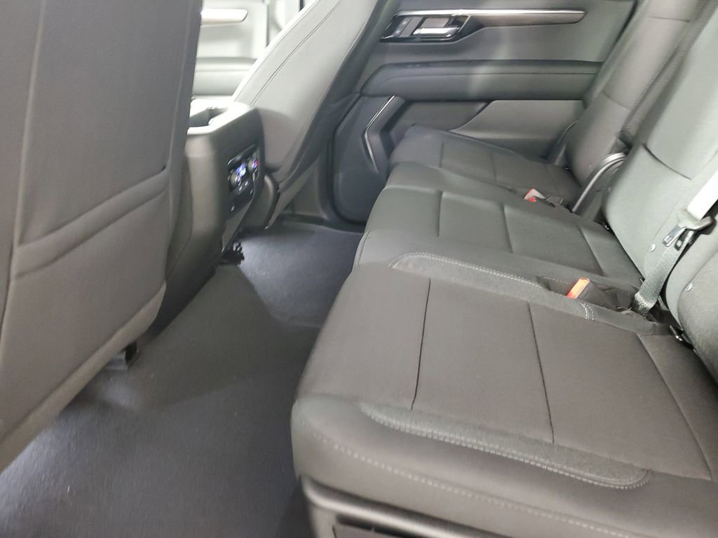 New 2026 Chevrolet Suburban LS image 13