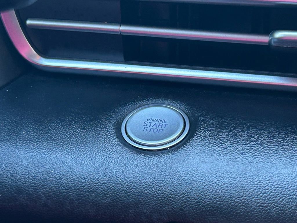 Used 2022 Hyundai Elantra SEL w/ Convenience Package image 39