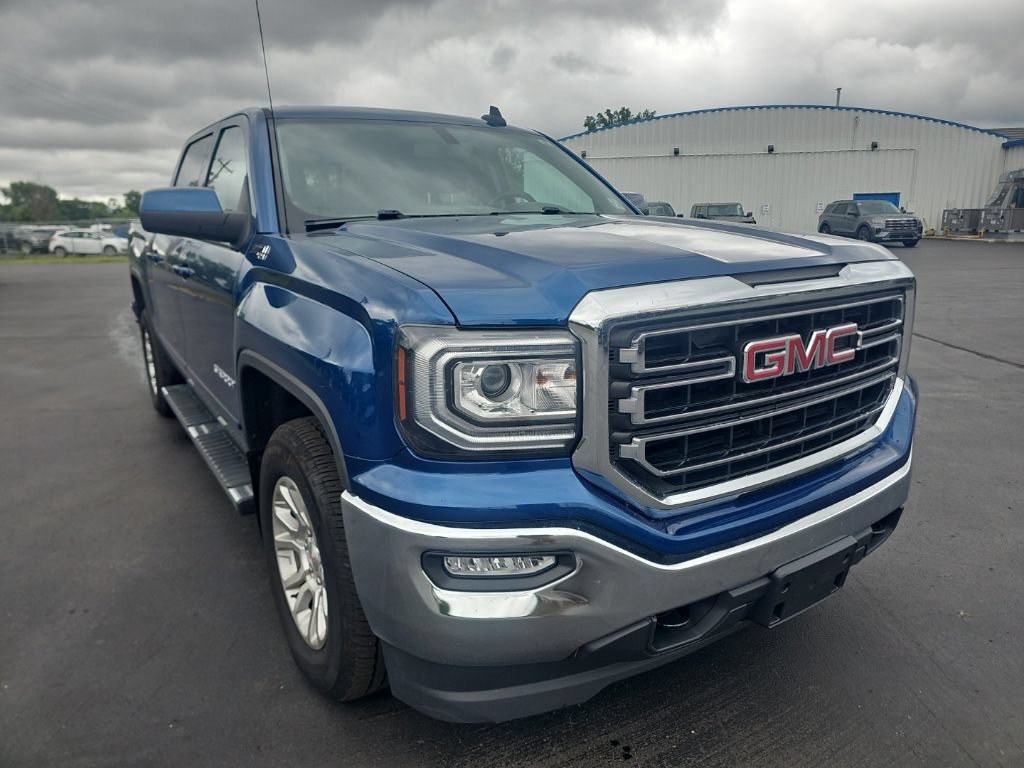 Used 2018 GMC Sierra 1500 SLE w/ SLE Value Package AWD/4WD image 3