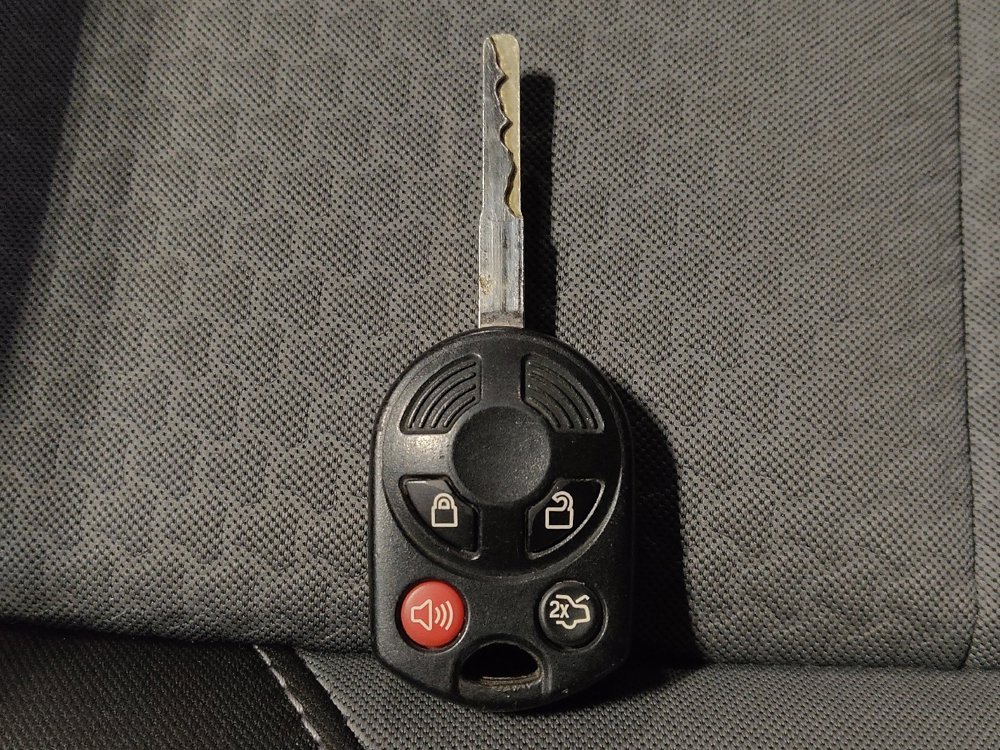 Used 2017 Ford C-MAX SE image 32