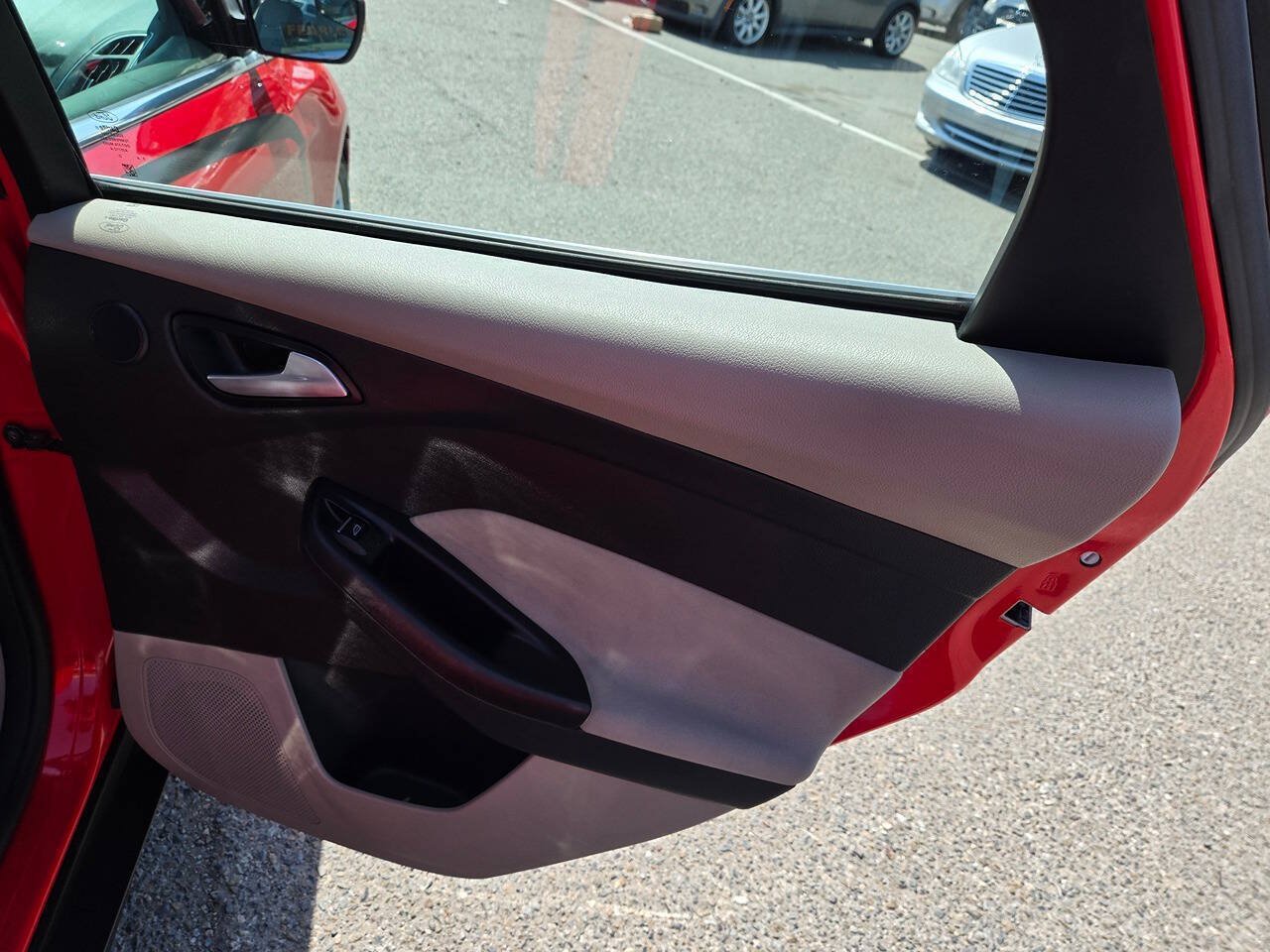 Used 2014 Ford Focus Electric Hatchback FWD image 28