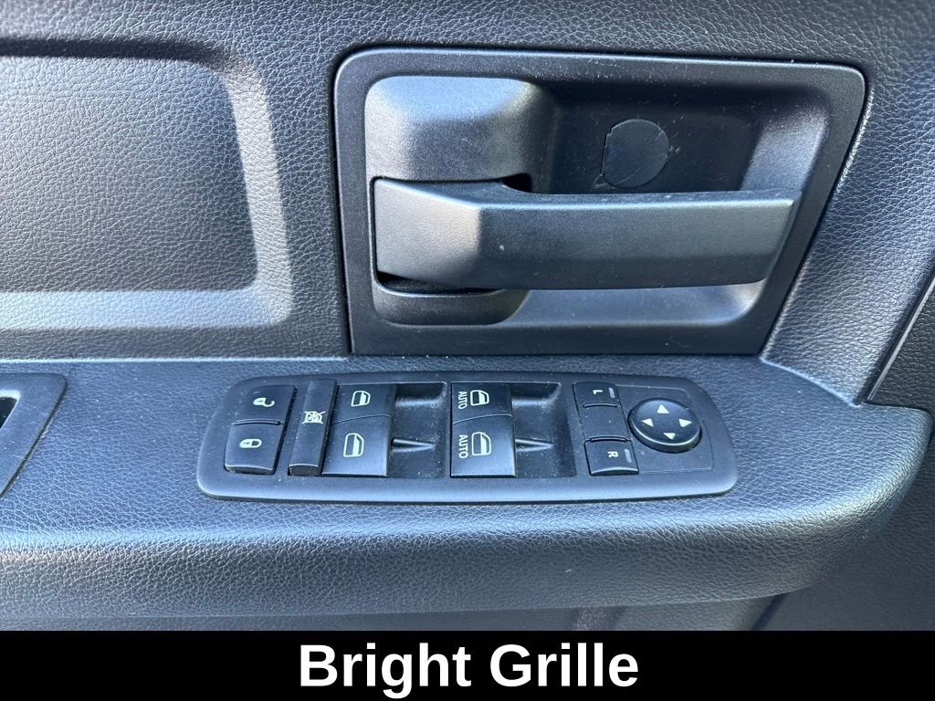 Used 2014 RAM 2500 Tradesman w/ Chrome Appearance Group image 15