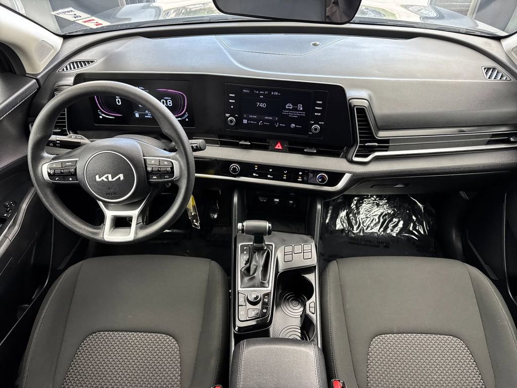 Used 2024 Kia Sportage LX image 12