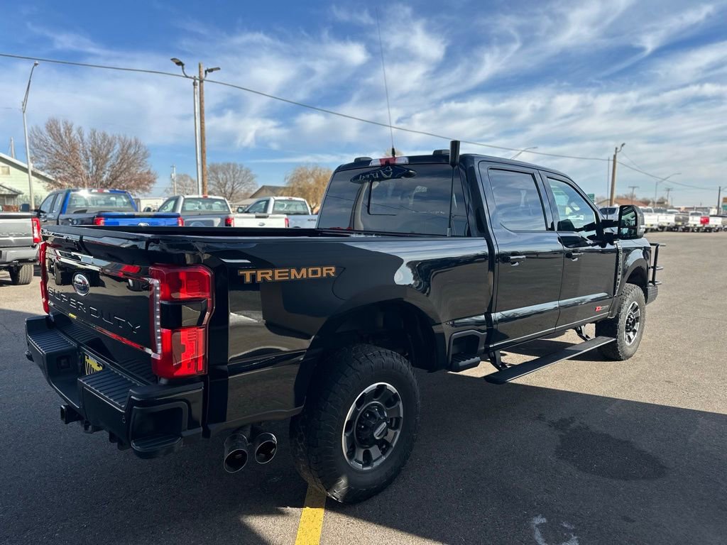 Used 2023 Ford F250 Lariat w/ Lariat Ultimate Package AWD/4WD image 4