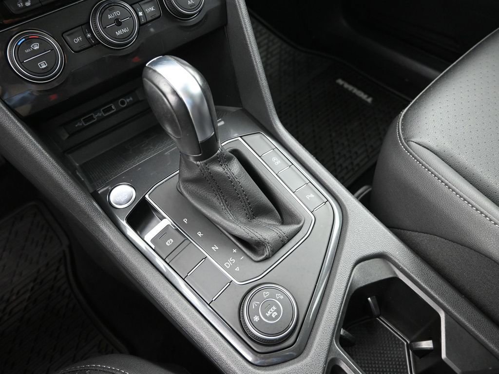 Used 2020 Volkswagen Tiguan SEL image 16