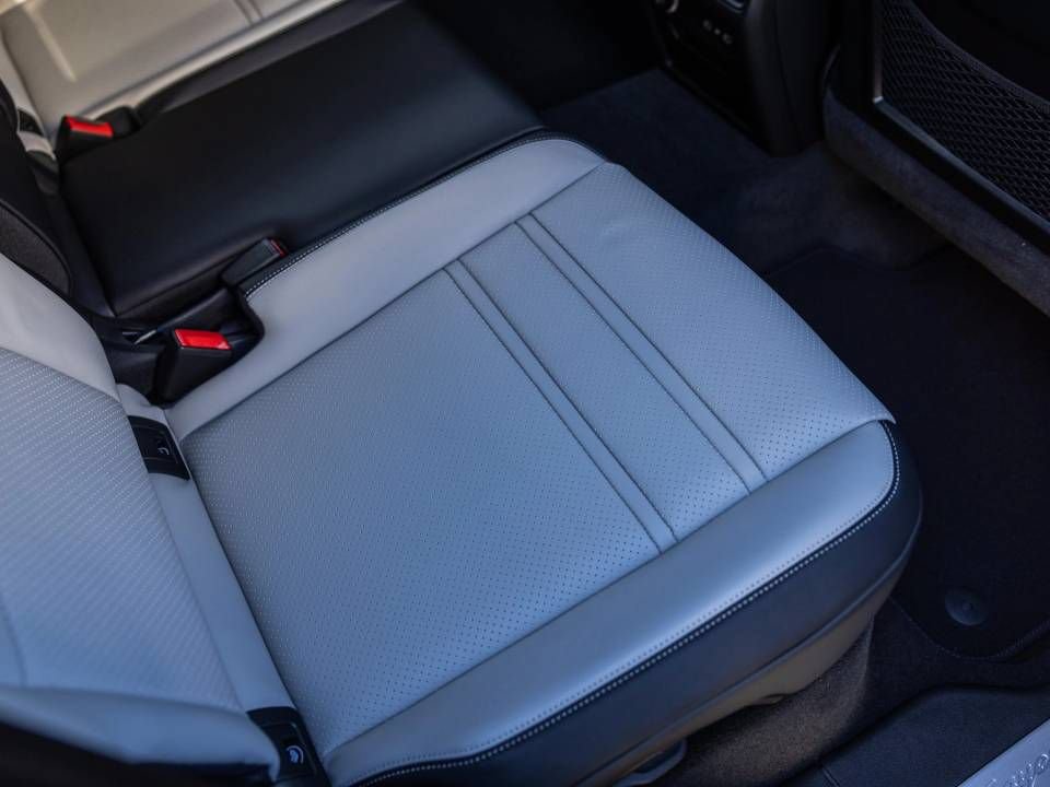 Certified 2026 Porsche Cayenne AWD/4WD image 28