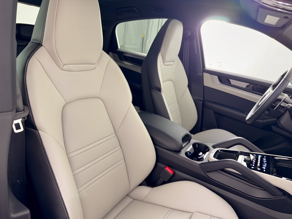 New 2026 Porsche Cayenne S AWD/4WD image 30