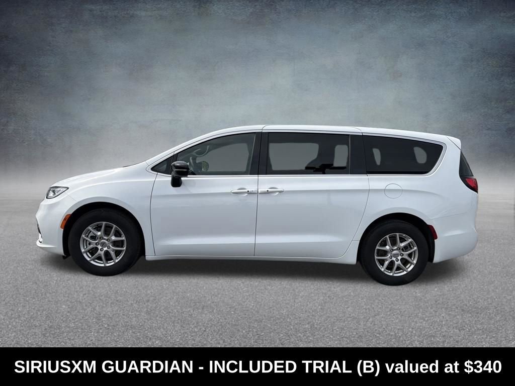 Used 2025 Chrysler Pacifica Select video 2