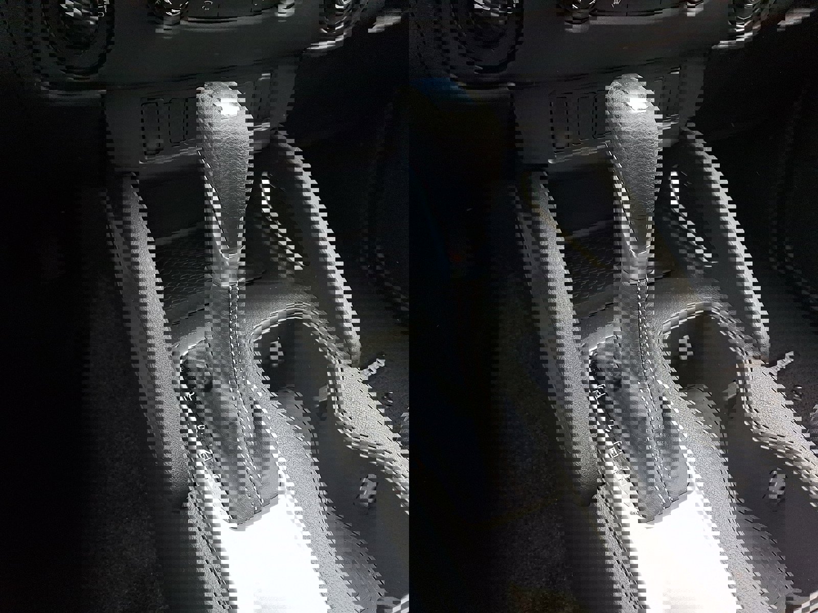 Used 2024 Nissan Frontier SV w/ Tow Package image 15