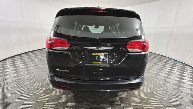 Used 2023 Chrysler Voyager LX FWD video 3