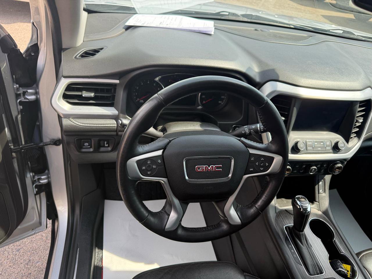 Used 2017 GMC Acadia SLT AWD/4WD image 23