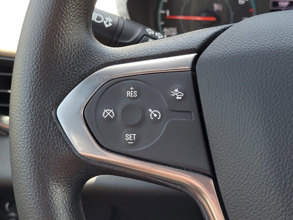 Used 2023 Chevrolet Traverse LS image 22