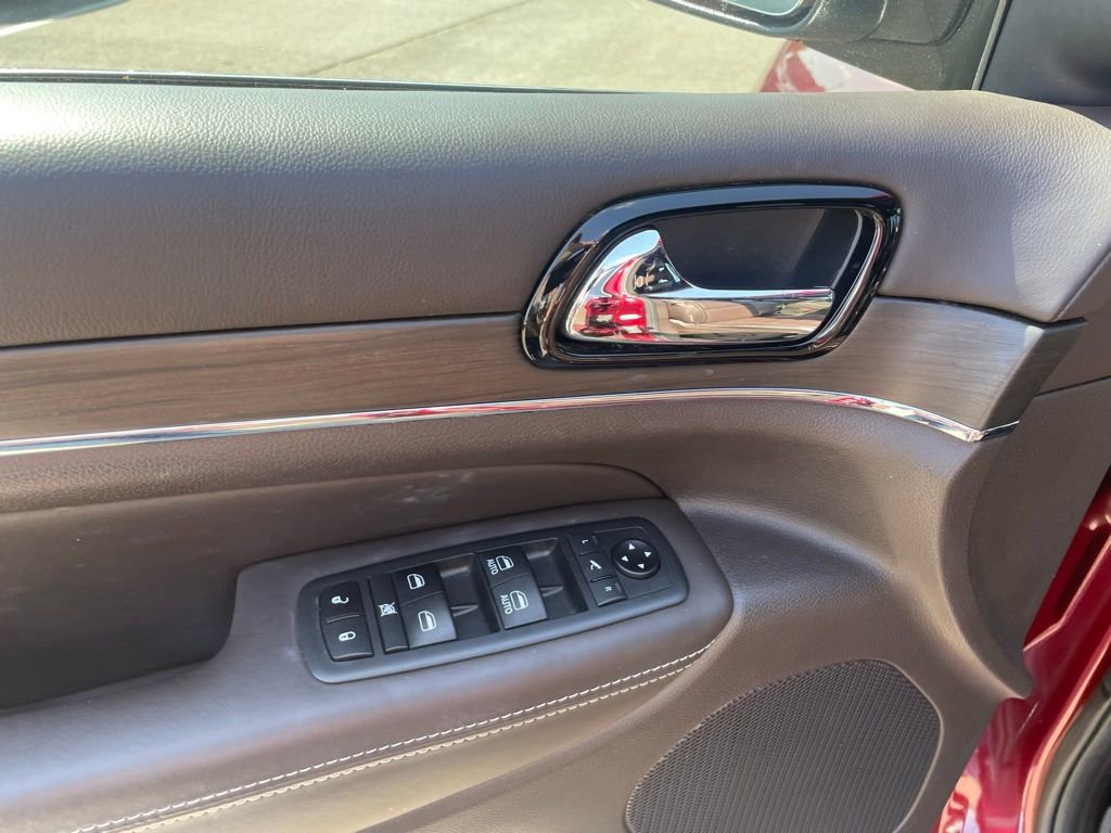 Used 2019 Jeep Grand Cherokee Overland image 12