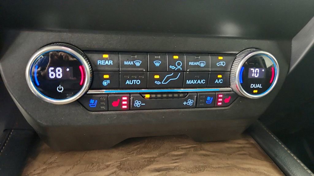 Used 2019 Ford Expedition Platinum AWD/4WD image 25