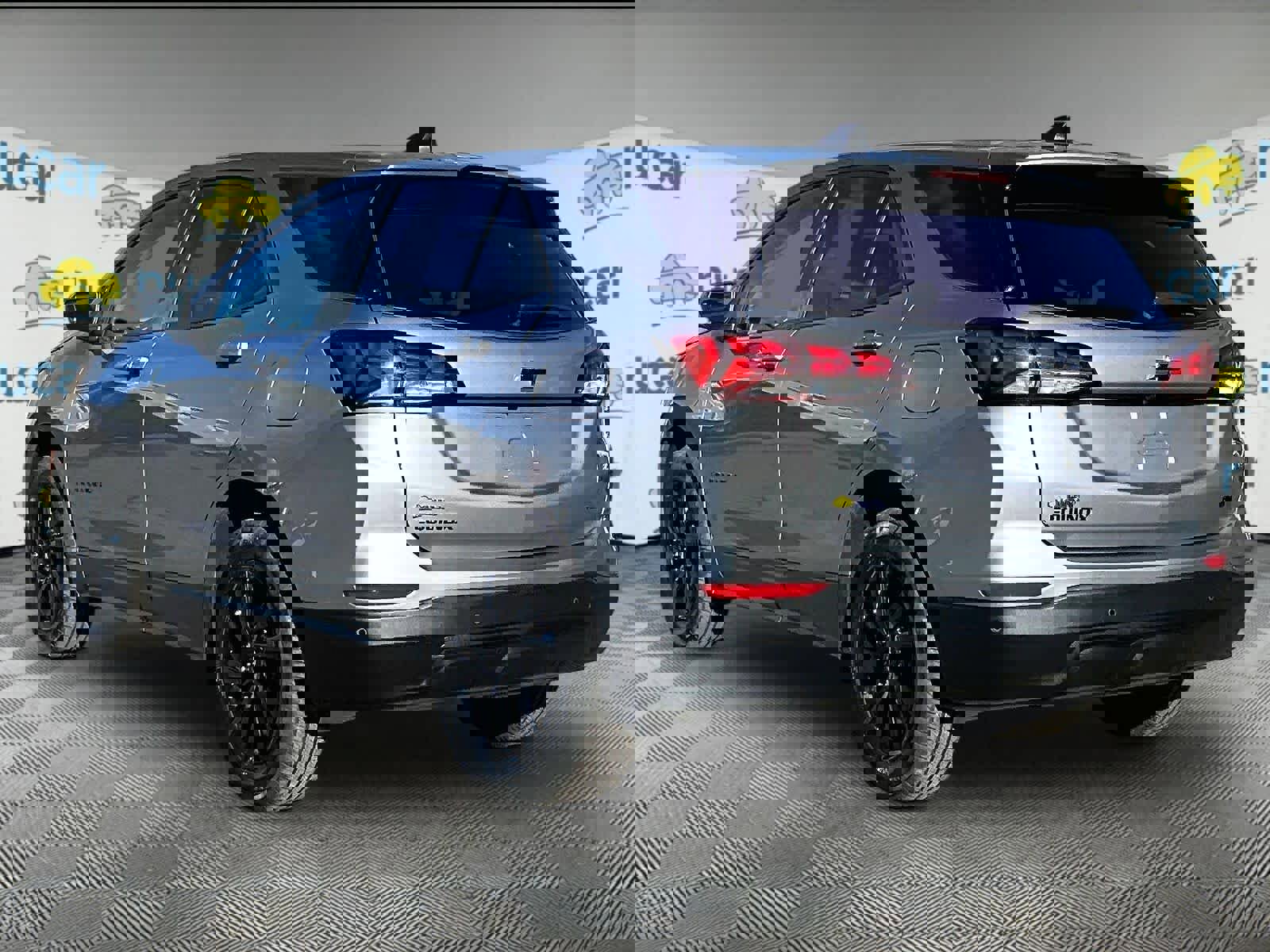 Used 2023 Chevrolet Equinox LS w/ LS Convenience Package image 4