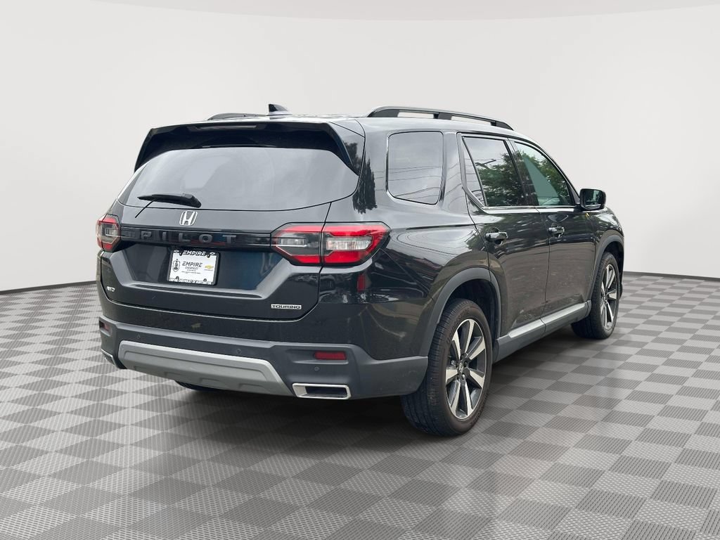 Used 2023 Honda Pilot Touring image 3