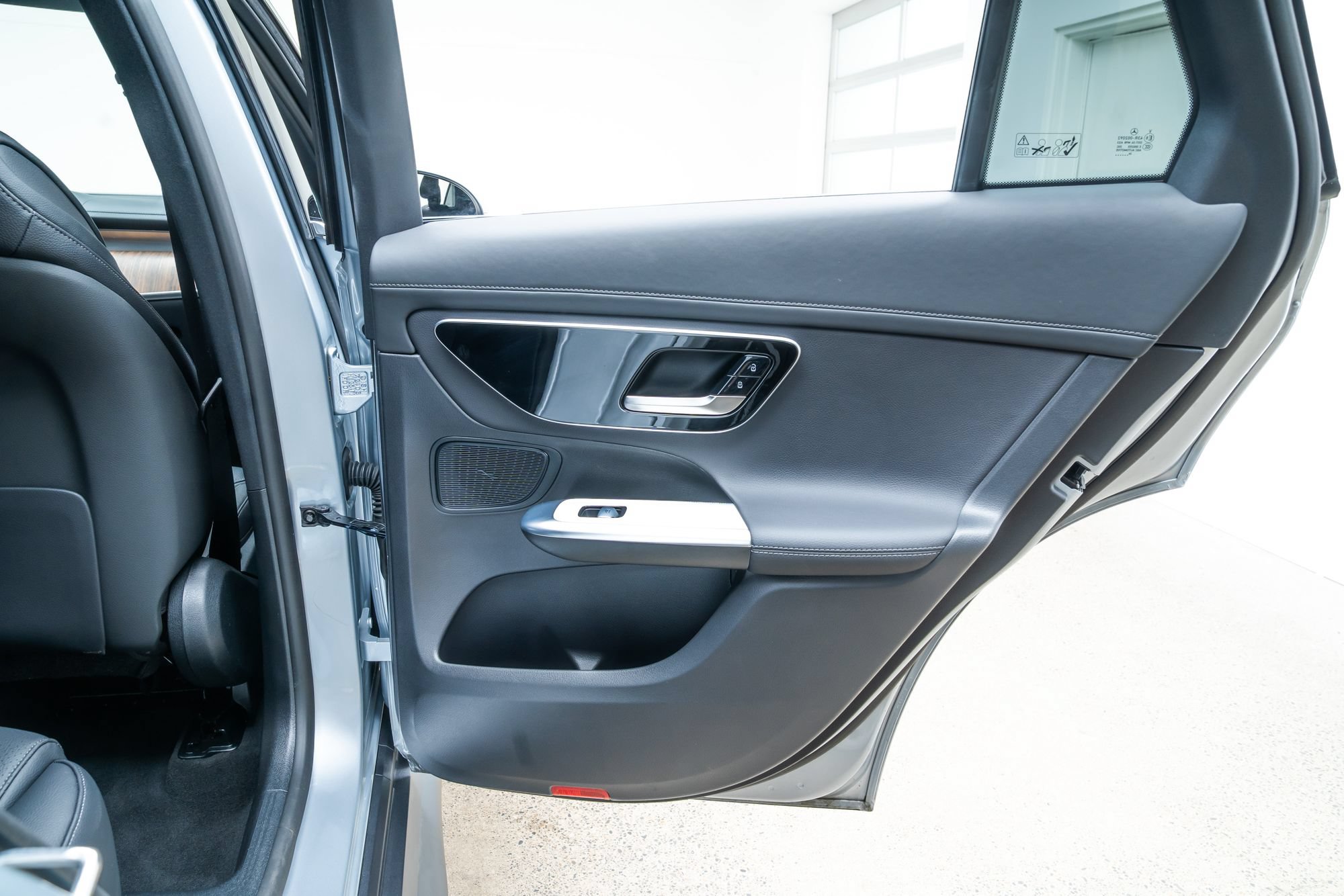 Used 2025 Mercedes-Benz GLC 350e 4MATIC w/ AMG Line image 20