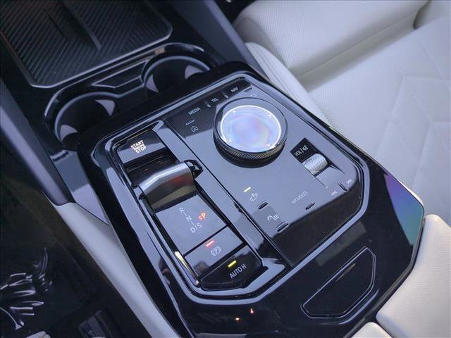 Certified 2024 BMW 530i w/ Premium Package RWD image 12