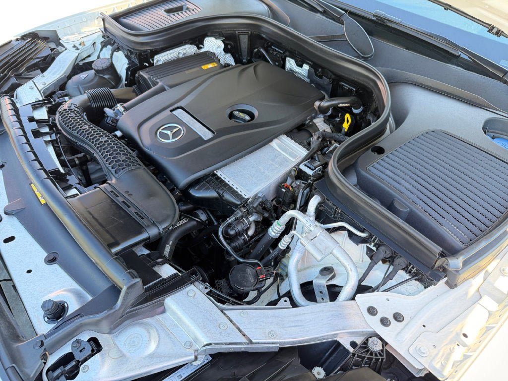Used 2019 Mercedes-Benz GLC 300 4MATIC image 30