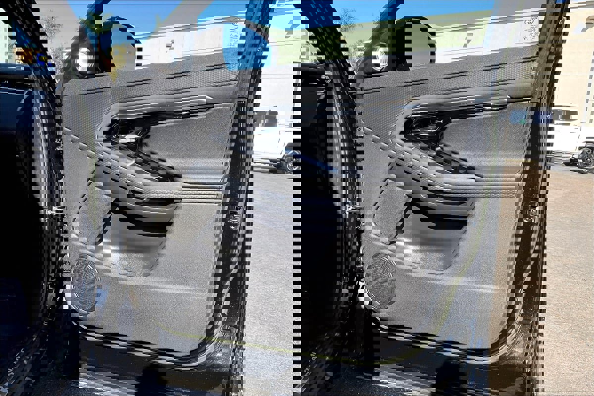 Used 2023 Land Rover Range Rover Evoque R-Dynamic S image 20