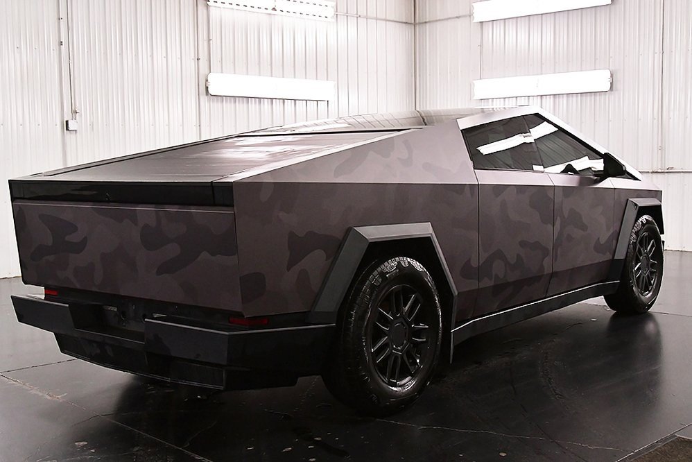 Used 2024 Tesla Cybertruck Cyberbeast image 7