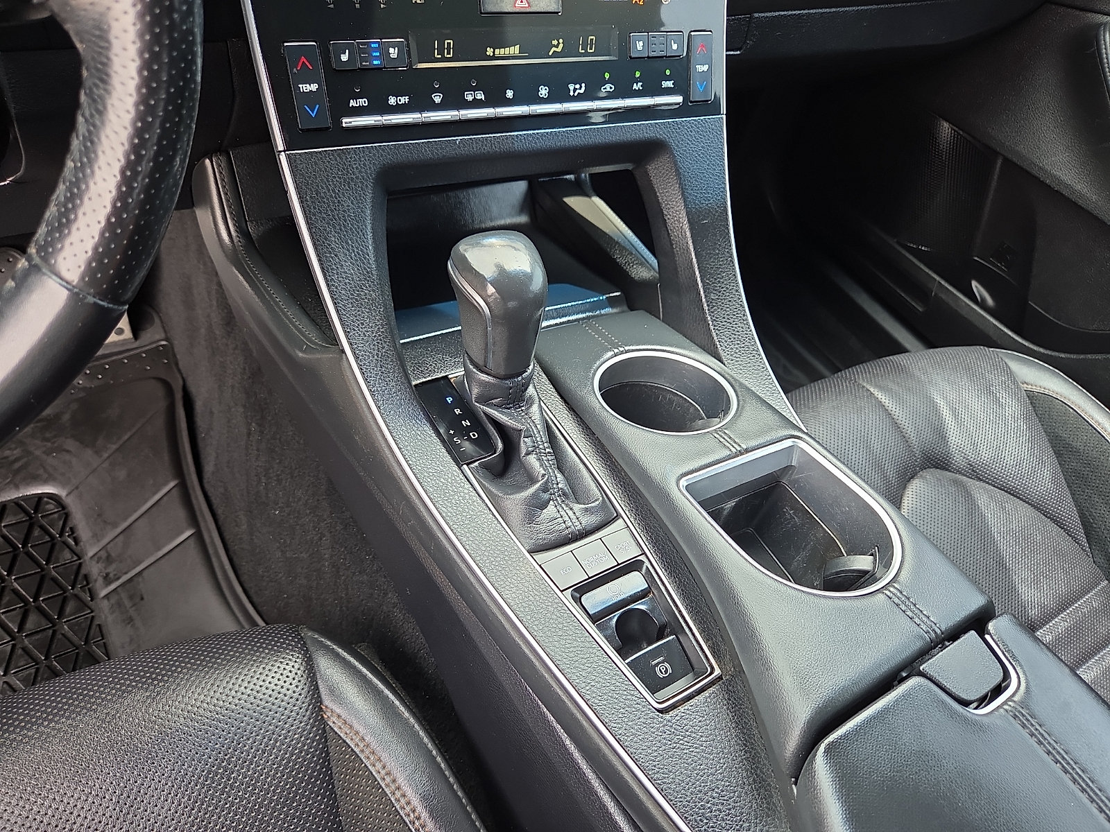 Used 2019 Toyota Avalon Touring FWD image 25