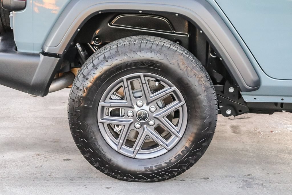 Used 2025 Jeep Wrangler Unlimited Sport AWD/4WD image 11