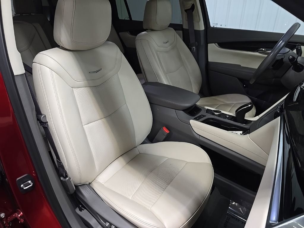 Used 2021 Cadillac XT6 Premium Luxury image 15