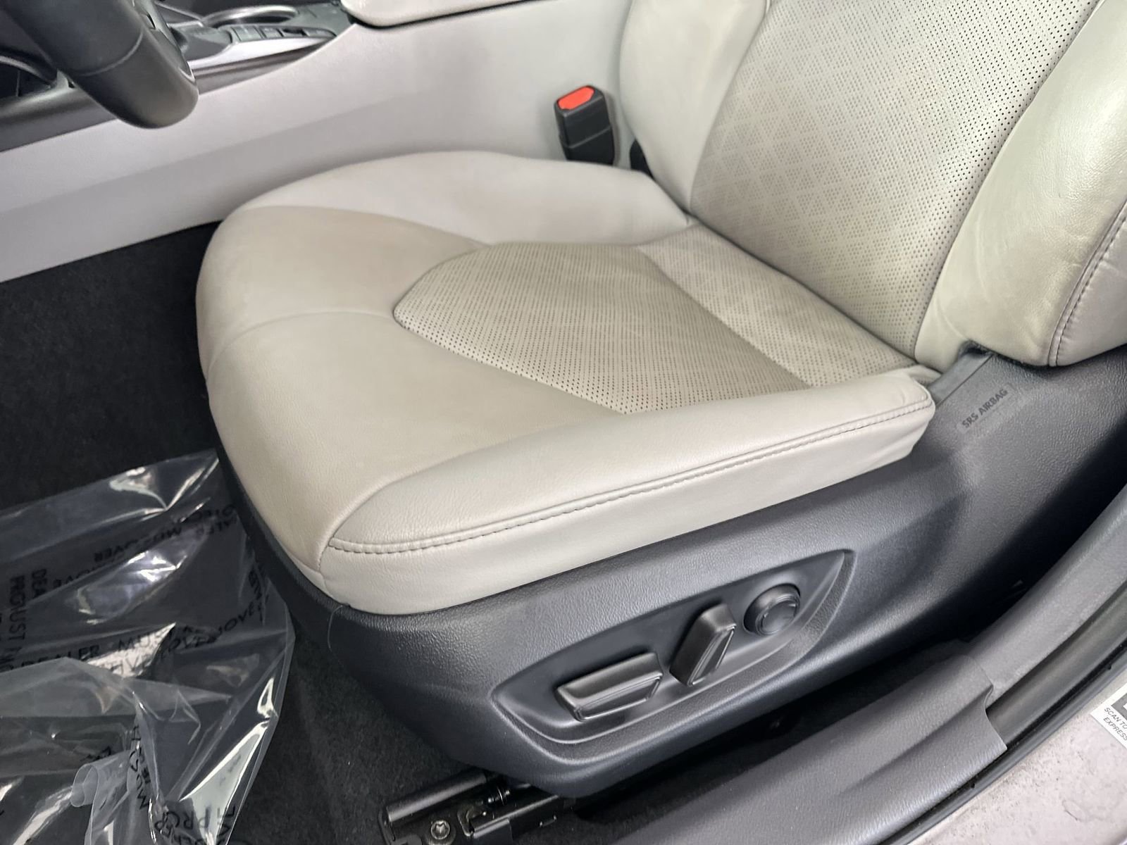 Used 2024 Toyota Camry XSE w/ Navigation Package image 12