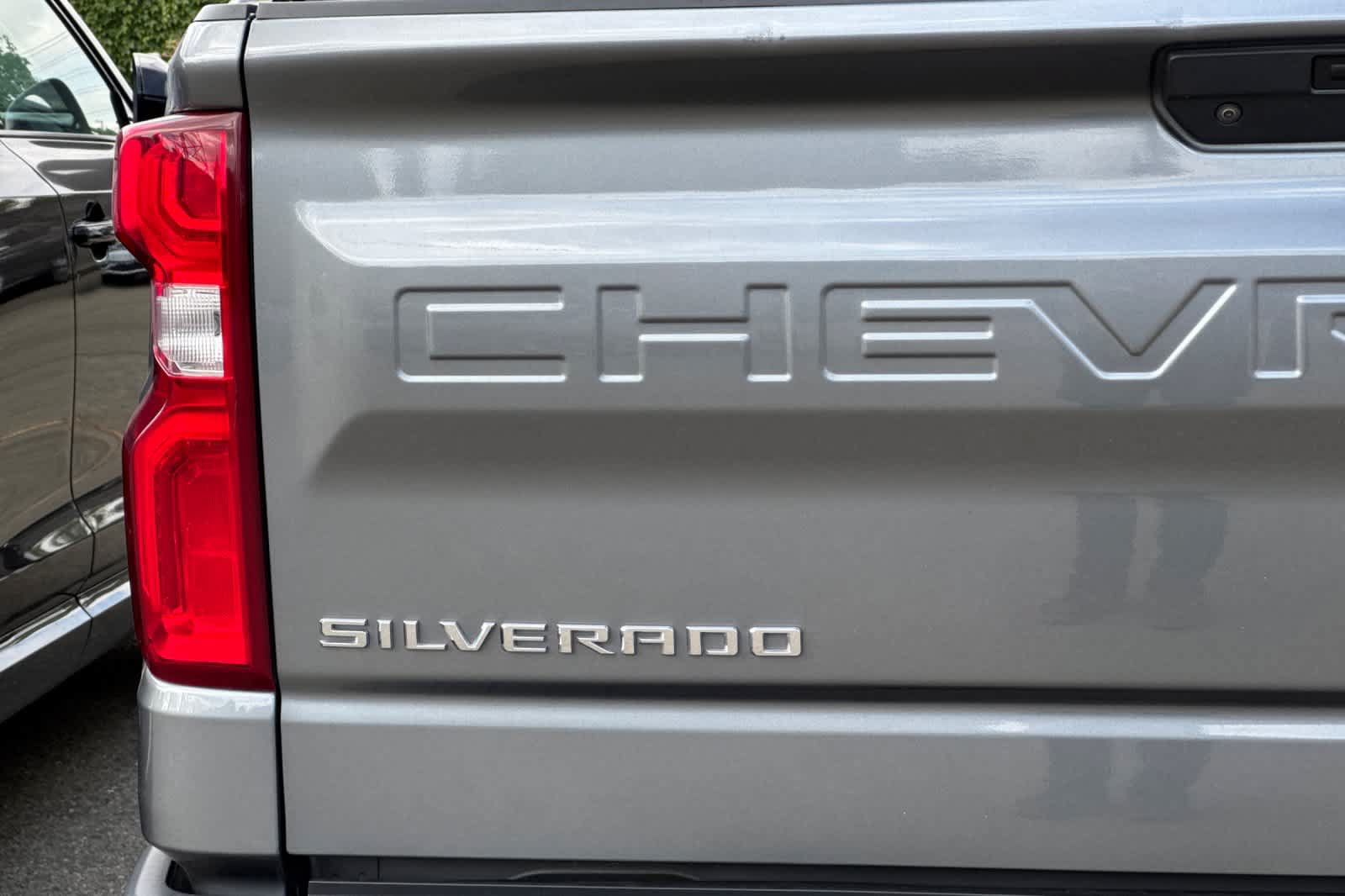 Used 2020 Chevrolet Silverado 1500 LTZ w/ LTZ Premium Package AWD/4WD image 15