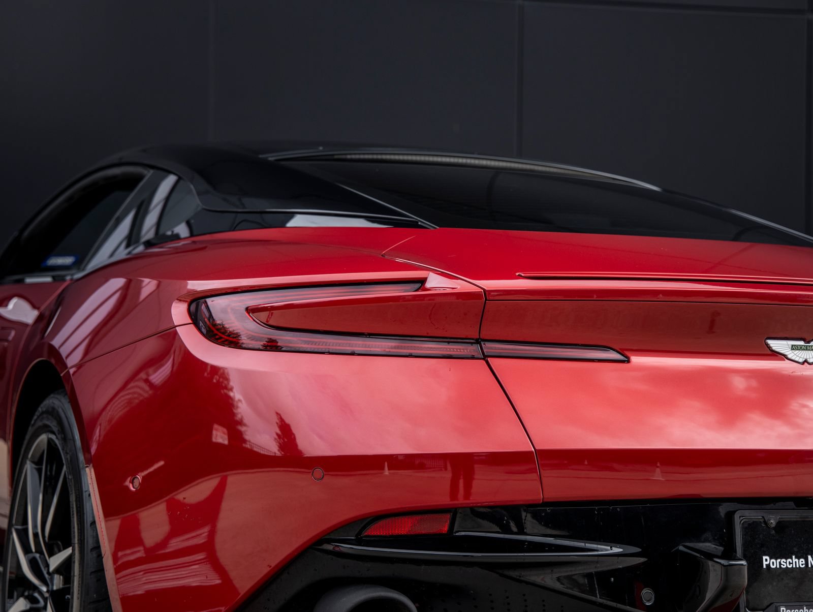 Used 2017 Aston Martin DB11 V12 RWD image 12