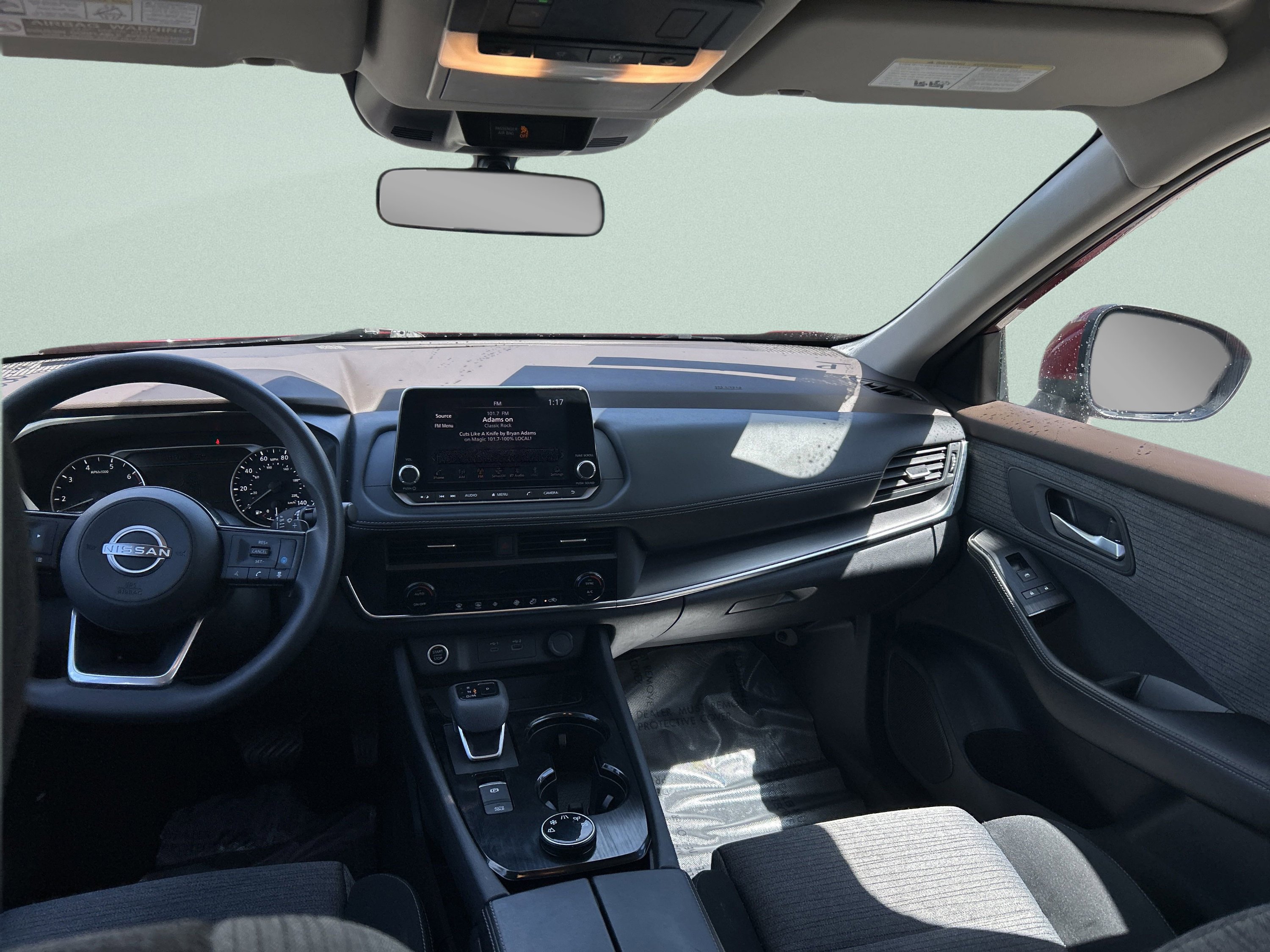 Used 2023 Nissan Rogue SV image 17