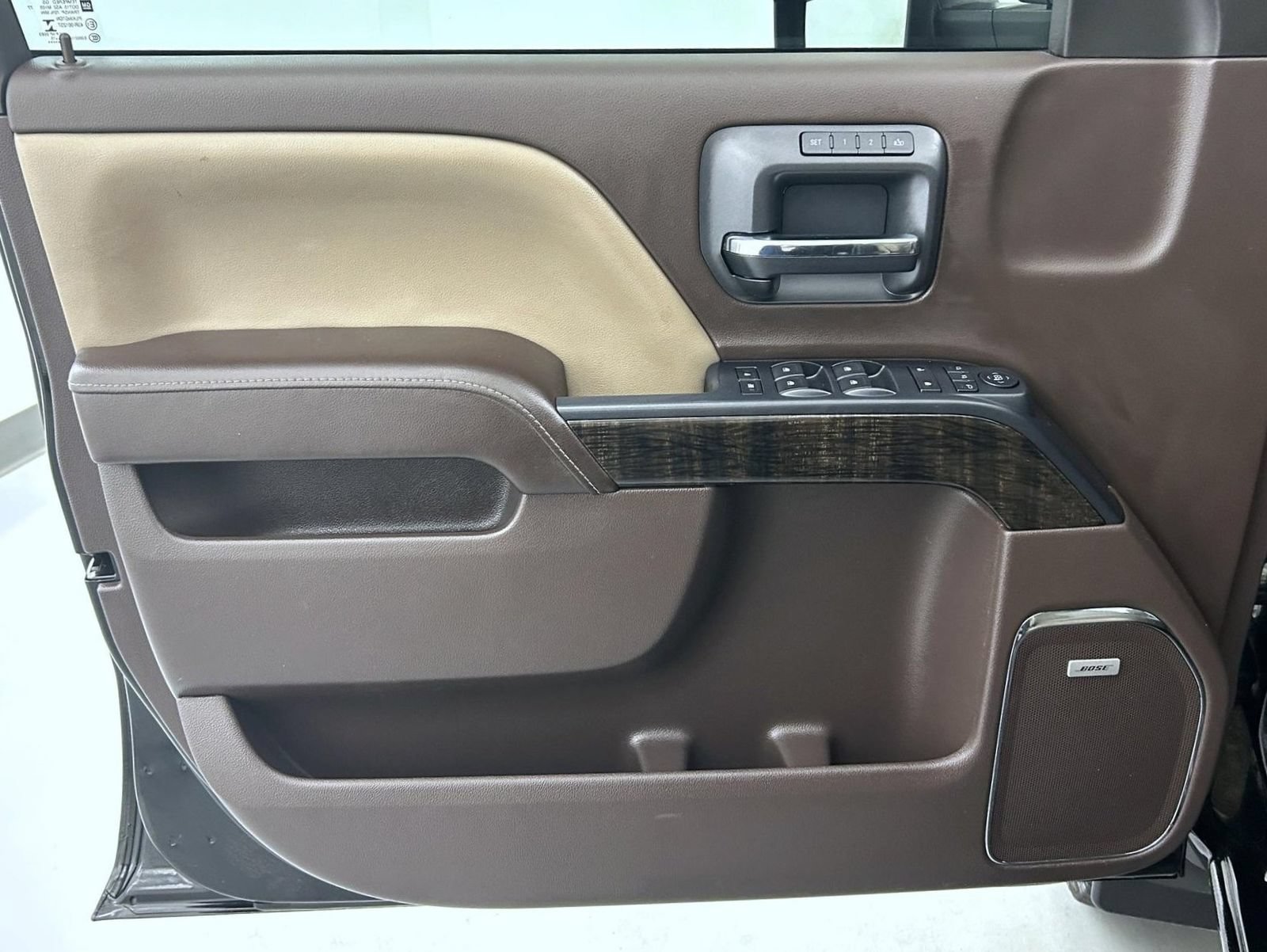 Used 2015 GMC Sierra 2500 Denali w/ Duramax Plus Package AWD/4WD image 9