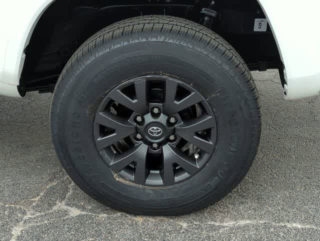 Used 2023 Toyota Tacoma SR5 w/ Technology Package AWD/4WD image 13