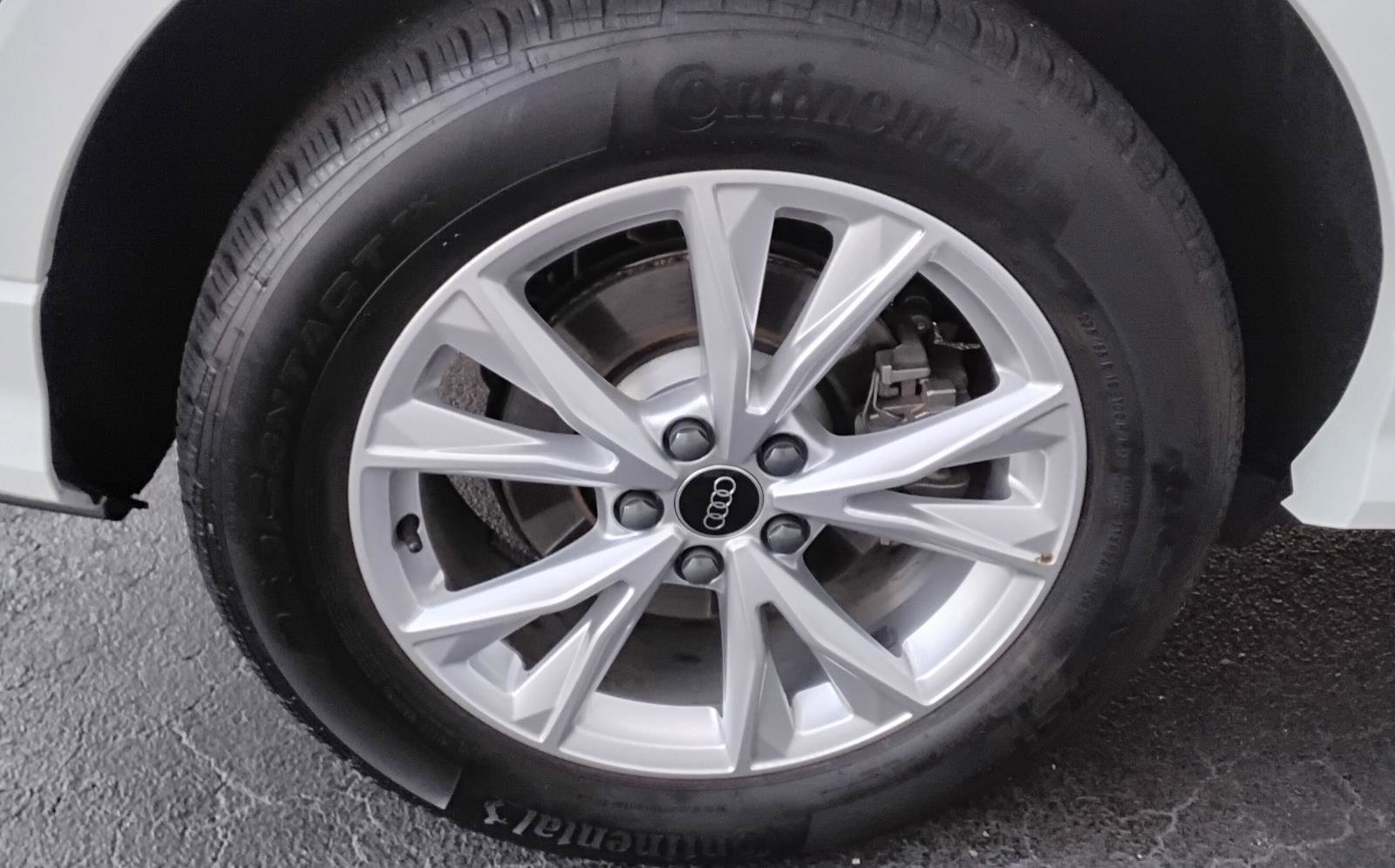 Certified 2025 Audi Q3 2.0T Premium w/ Convenience Package image 12