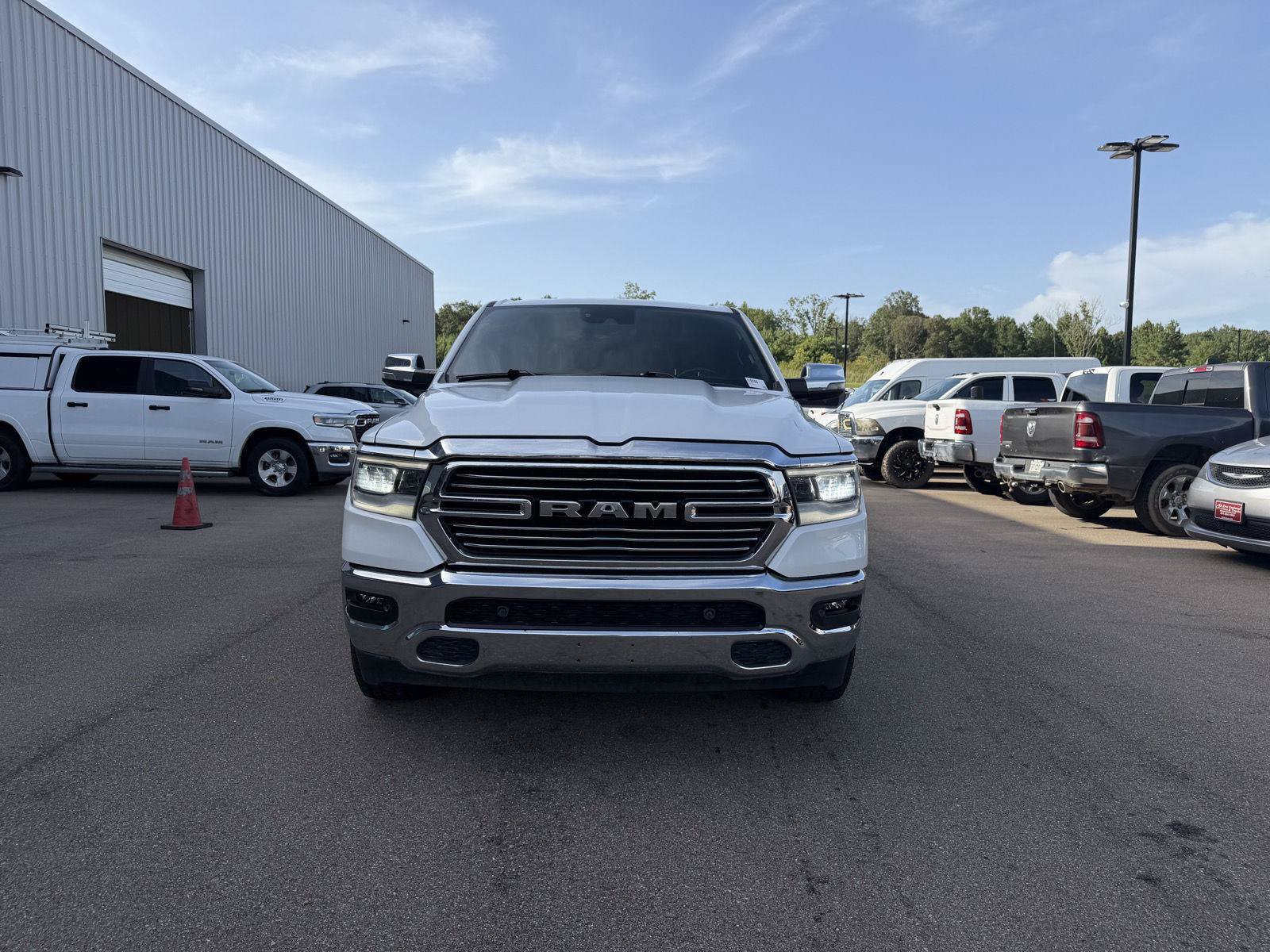 Used 2023 RAM 1500 Laramie AWD/4WD image 2