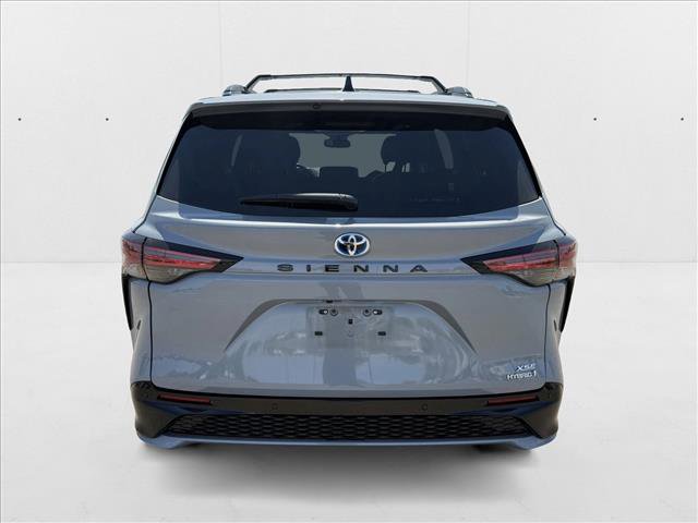 Used 2024 Toyota Sienna XSE image 6