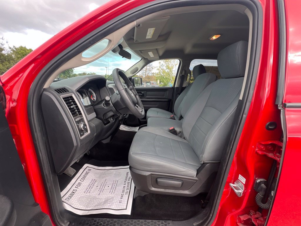 Used 2015 RAM 1500 Express RWD image 31