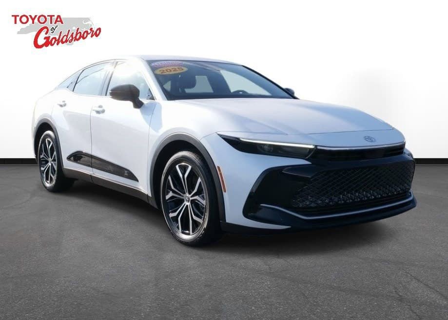 Used 2026 Toyota Crown XLE image 3