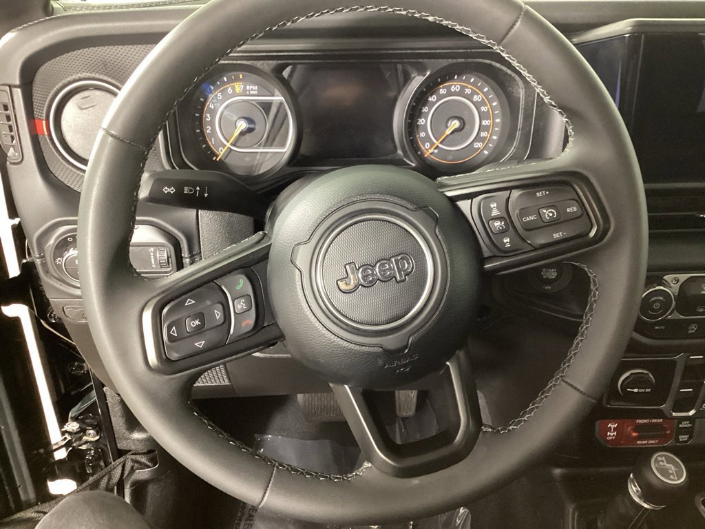 Used 2026 Jeep Gladiator Rubicon AWD/4WD image 16