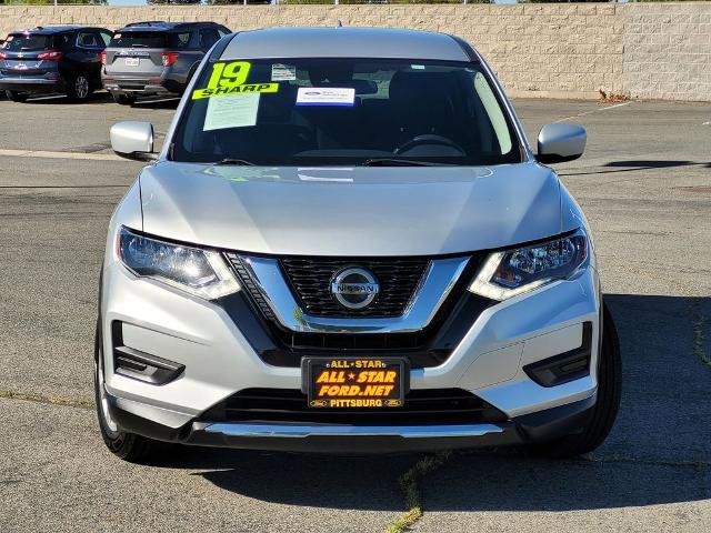 Used 2019 Nissan Rogue S image 2