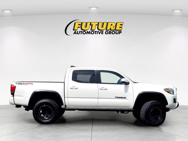 Used 2019 Toyota Tacoma TRD Off-Road w/ Technology Package AWD/4WD image 3