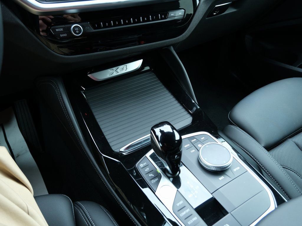 Used 2025 BMW X4 xDrive30i w/ Premium Package image 24