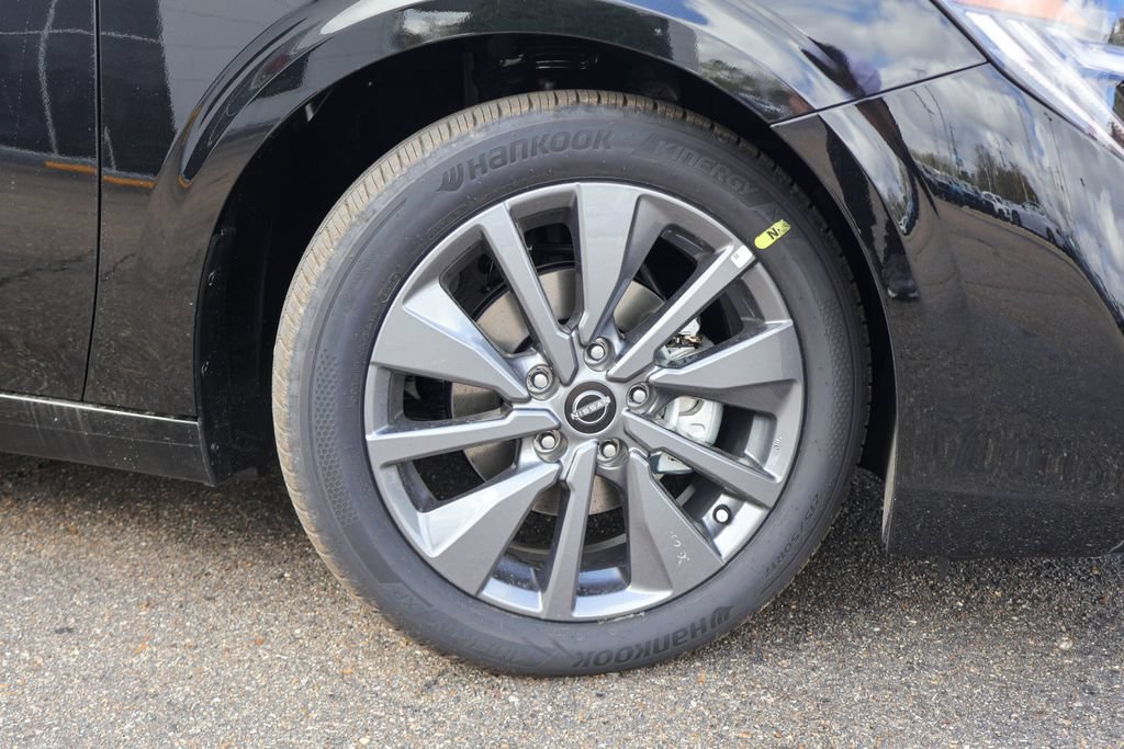 New 2026 Nissan Sentra SL w/ Floor Mat Package FWD image 17