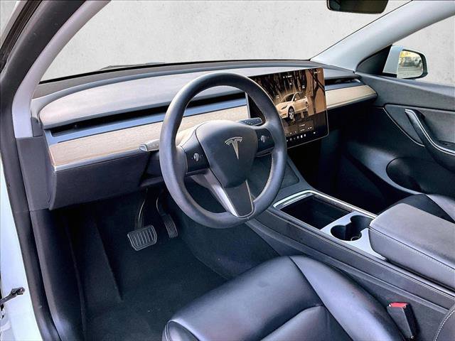 Used 2022 Tesla Model Y Long Range image 14