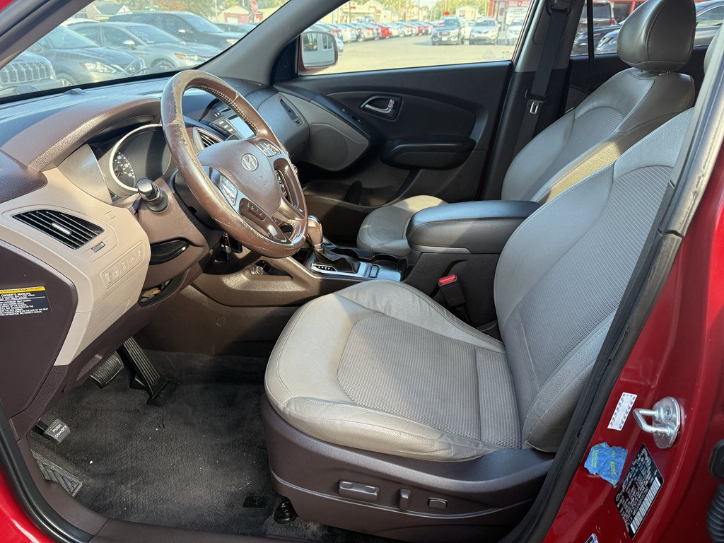 Used 2015 Hyundai Tucson SE AWD/4WD image 13