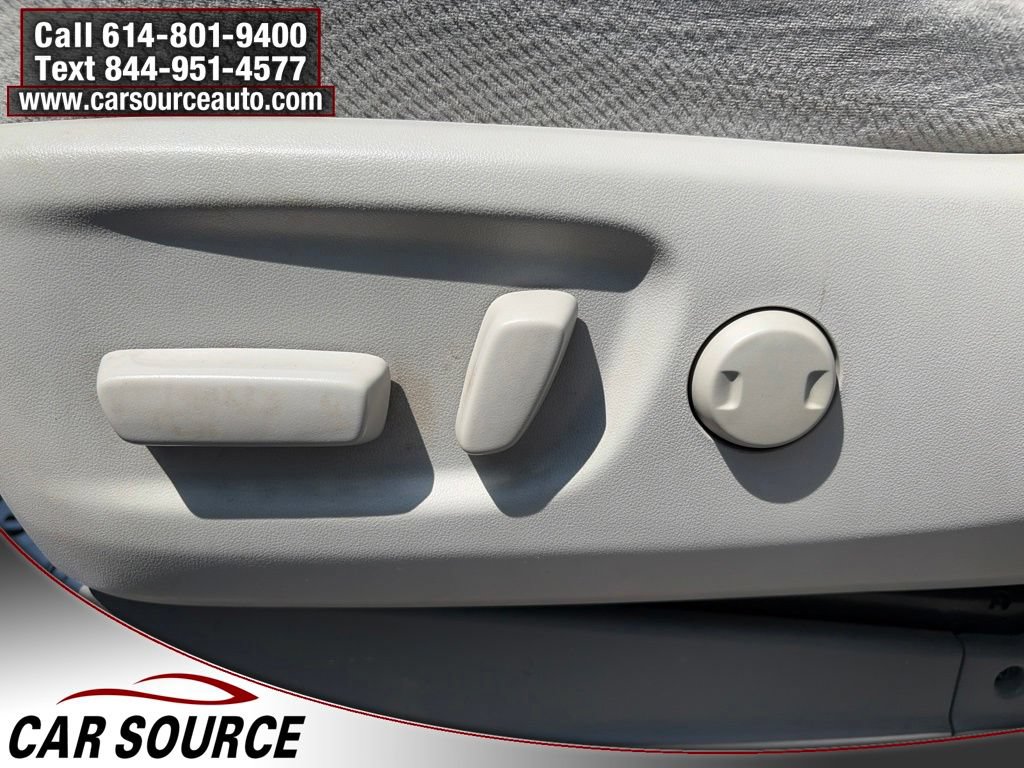 Used 2012 Toyota Sienna LE w/ Towing Pkg FWD image 15