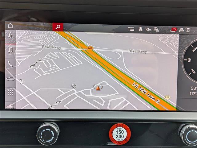 Certified 2025 Porsche Macan image 18