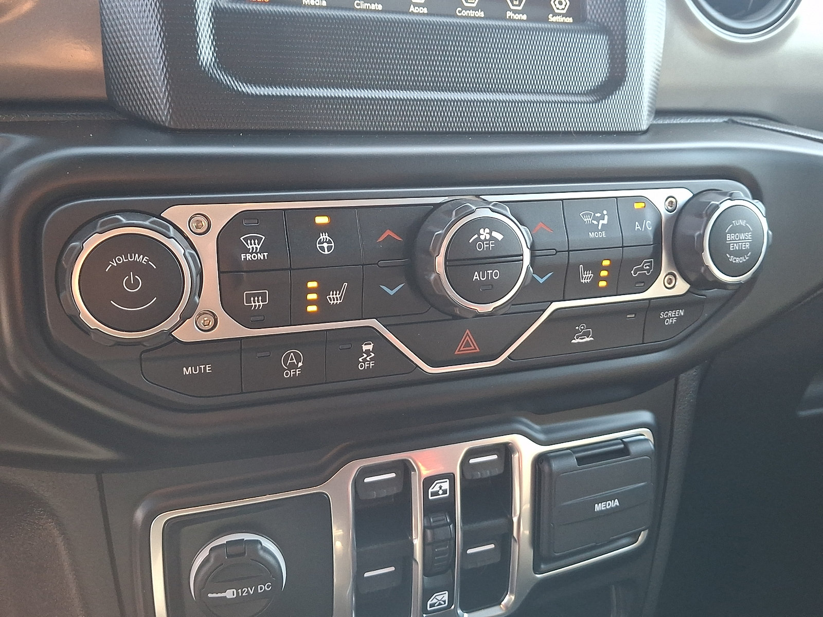 Used 2021 Jeep Wrangler 4WD Unlimited Sport image 15