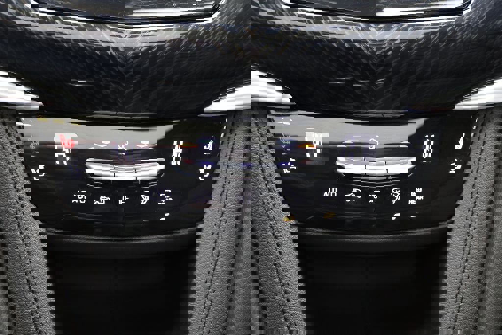 Used 2025 Cadillac XT6 Premium Luxury image 26